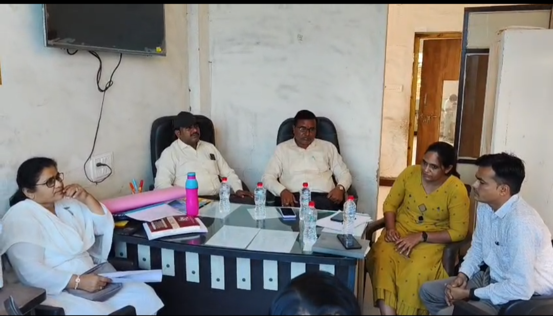 ફતેપુરાની ખાનગી શાળામાં સરકારી શૈક્ષણિક સાહિત્ય મળ્યાનો મામલો, તંત્રની તપાસ શરૂ - Image 4