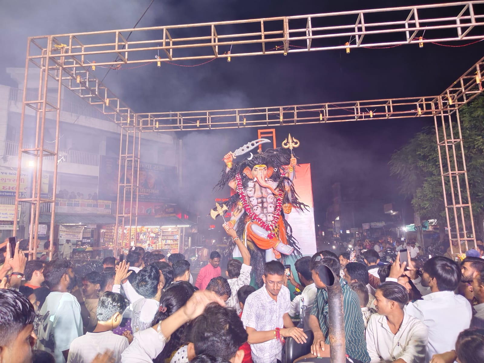ઝાલોદમાં કોળી યુવા મિત્ર મંડળના ગણપતિનું ભવ્ય આગમન