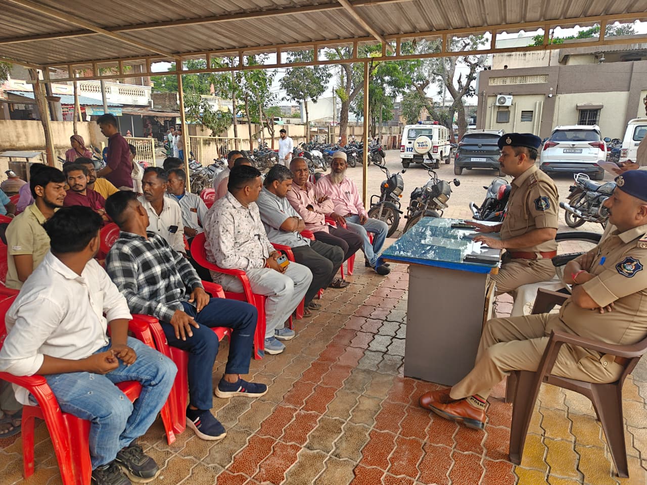 ફતેપુરા પોલીસ મથકે ગણપતિ મહોત્સવને લઈને શાંતિ સમિતિની બેઠક યોજાઈ