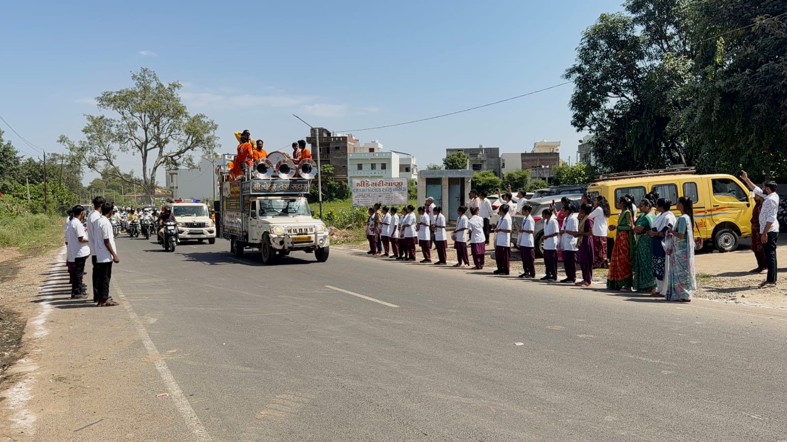 સેવા સંકલ્પ અભિયાન અંતર્ગત વારાણસીથી વડનગર બાઈક યાત્રાનું મહુડી ખાતે ભવ્ય સ્વાગત - Image 3
